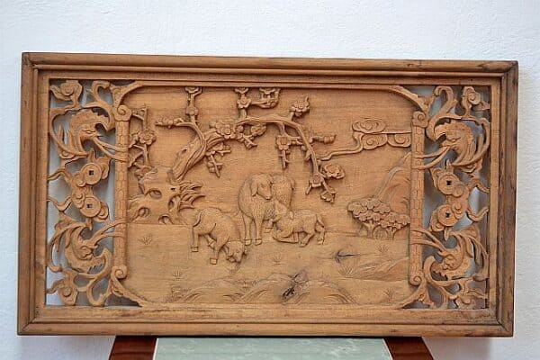 pannello-decorativo-cinese-antico-in-legno-intagliato