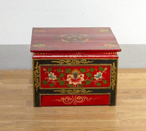 tavolino-tibetano-con-decori-floreali-policromi