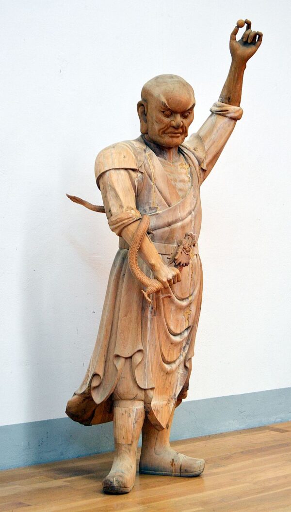 statua-di-lohan-protettore-del-buddha-drago-legno-di-canfora