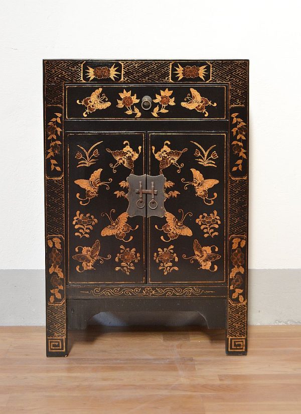 credenza-cinese-laccata-nera-decori-in-oro-di-farfalle