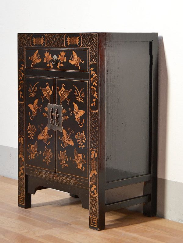 credenza-cinese-laccata-nera-decori-in-oro-di-farfalle