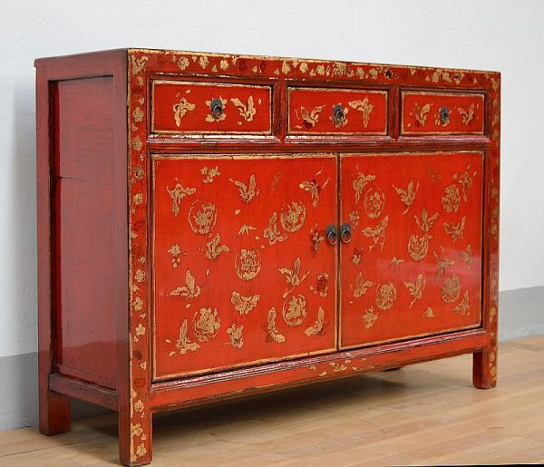 credenza-shanxi-rossa-con-decori-oro-di-farfalle