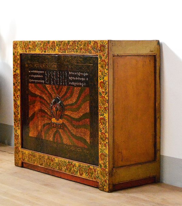 buffet-tibetano-mobile-tibet-antico-in-legno-finemente-decorato