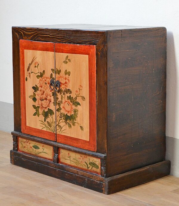 mobile-etnico-mongolia-a-due-sportelli-laccati-e-decorato