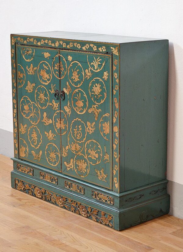 credenza-cinese-in-lacca-ottanio-con-decori-in-oro