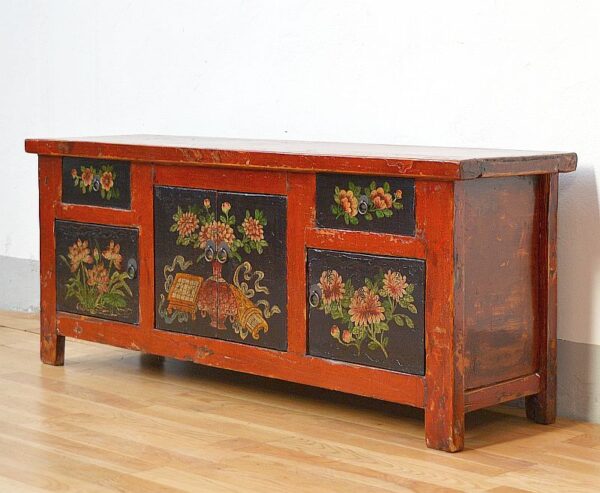 credenza-orientale-di-origine-mongola-1910-con-decori-policromi